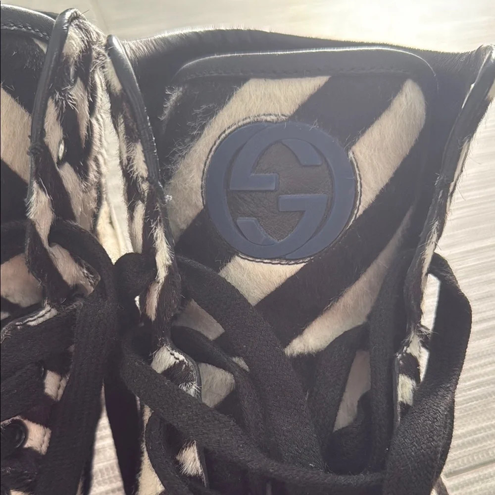 Gucci Men's Shoe Pony Stripe Black / White Blue Sole High Top Sneaker 9G (US 10) - Picture 2 of 11